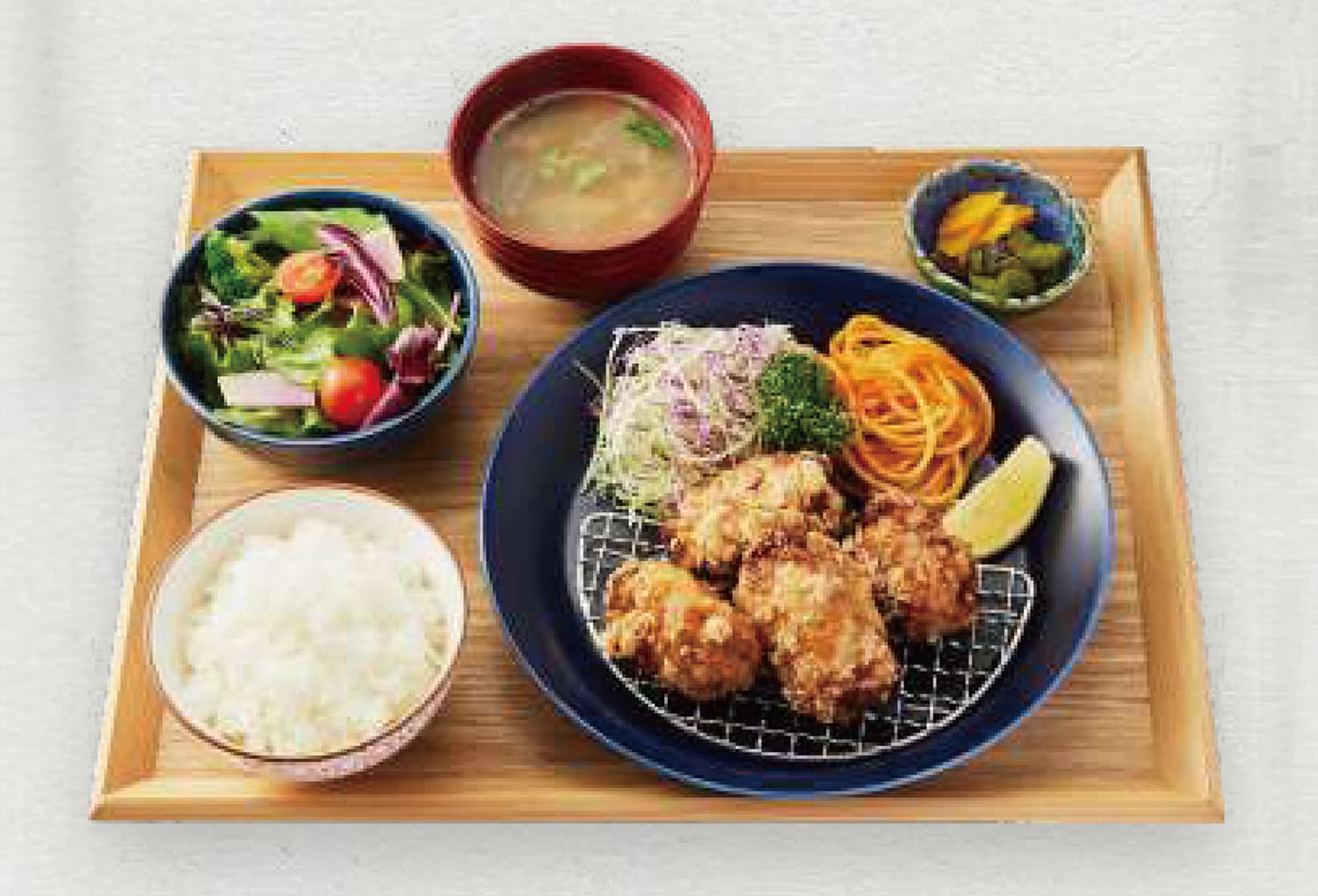 Deep-fried thigh set meal from Fukuoka Prefecture